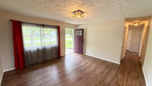 Building Photo - EAST SIDE 3 BEDROOM RANCH UPDATED AND AVAILABLE NOW!
