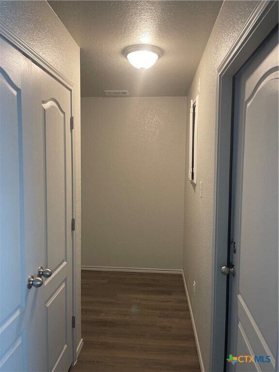 Building Photo - 547 Lost Trl