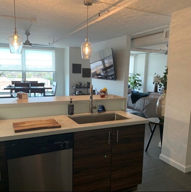 Photo - 535 W Thomas Rd Apartment