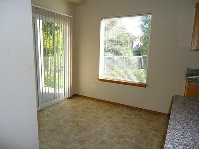 Building Photo - 219 Ascent Ct