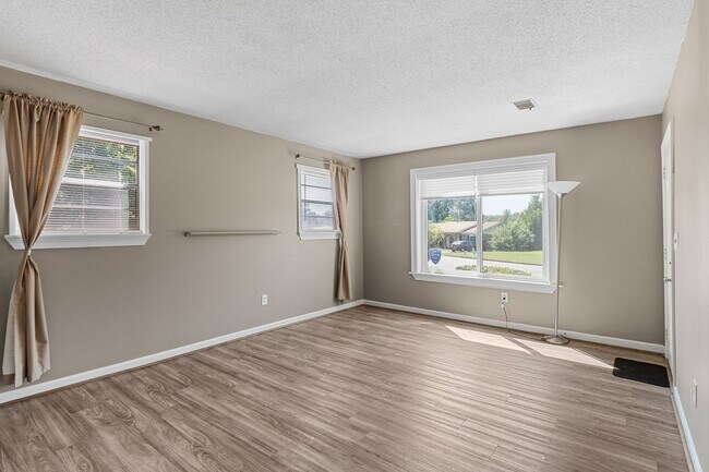 Building Photo - 3519 Goldfinch Drive