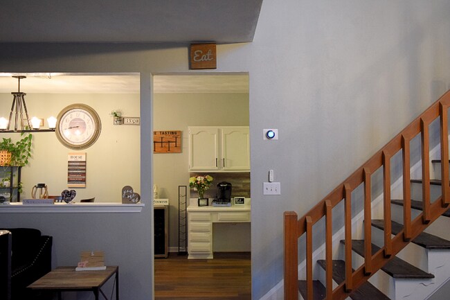Foto del edificio - 311 Belmont Cir