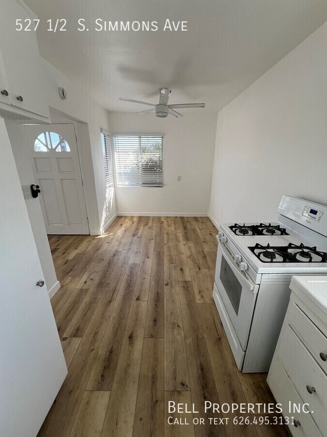 Foto del edificio - 527 1/2  S. Simmons Ave-