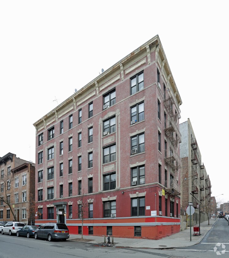 2801 Valentine Ave, Bronx, NY 10458 Apartments in Bronx, NY