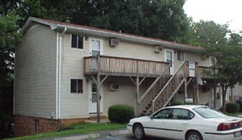 Primary Photo - Olde English Apts