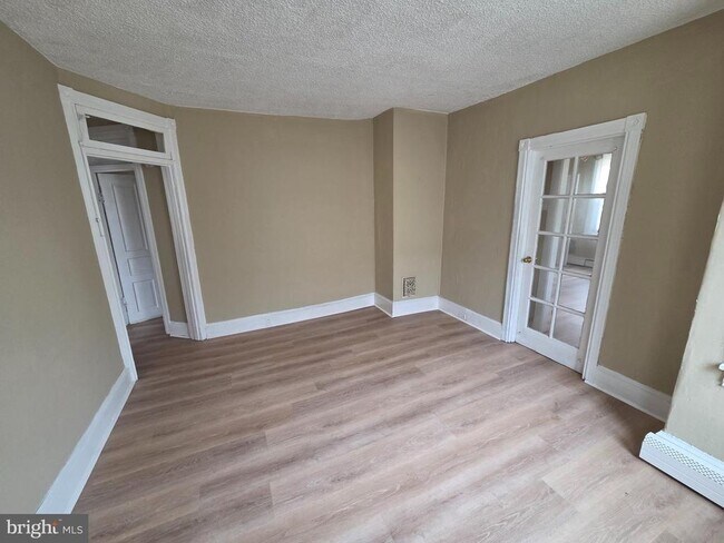 Building Photo - 317 E Broad St