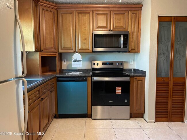 Building Photo - 890 Serenade St NW