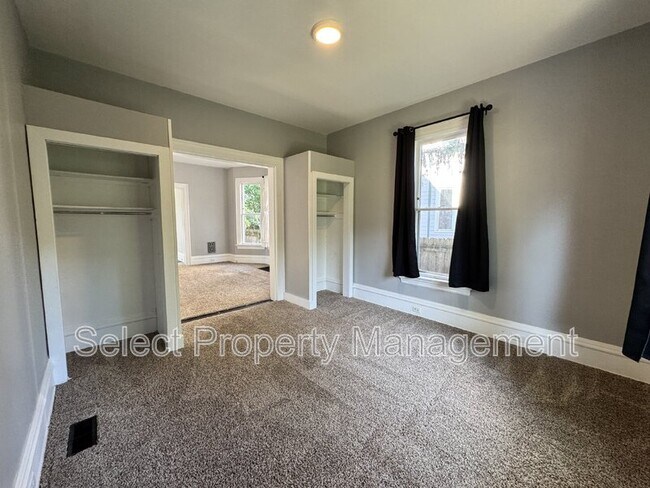 Foto del edificio - 223 West Woodland Avenue
