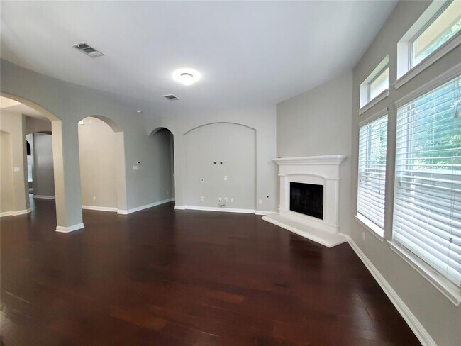 Building Photo - 603 Spanish Mustang Dr