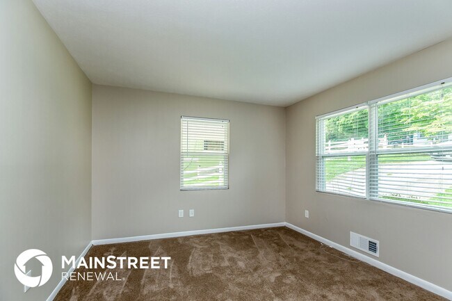Foto del edificio - 4332 Rocklane Dr