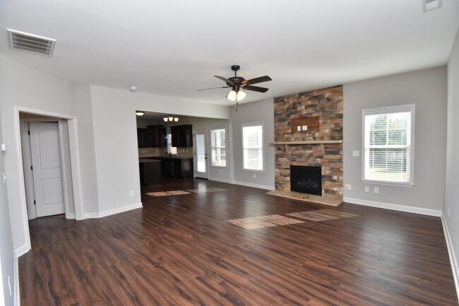 Foto del edificio - 4 bedroom in Goldsboro NC 27530