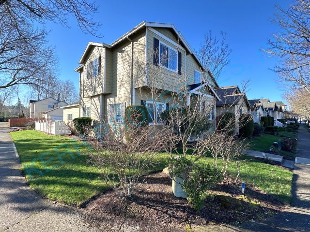 Foto del edificio - FREE RENT! Charming 3-Bedroom Retreat with Stunning Views on Shore View Dr!