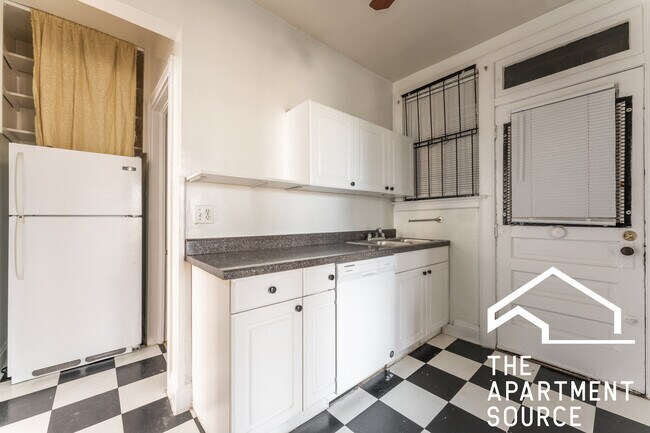 Foto del edificio - 4352 N Winchester Ave