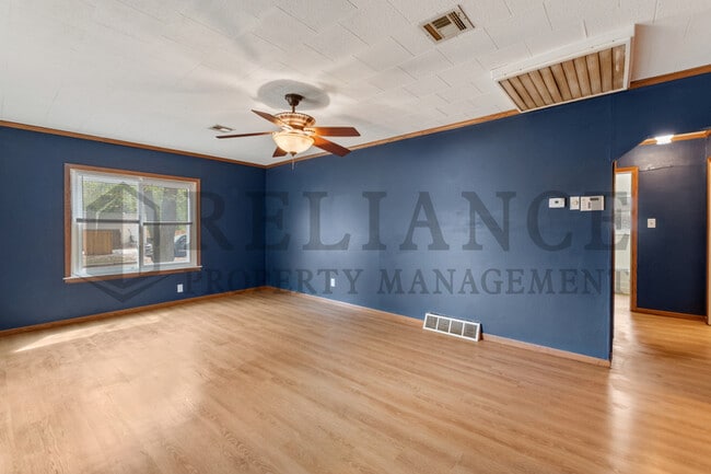 Foto del edificio - 2903 W Douglas Ave