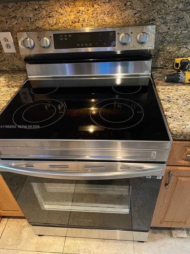 Foto del edificio - 421 NE 1st St