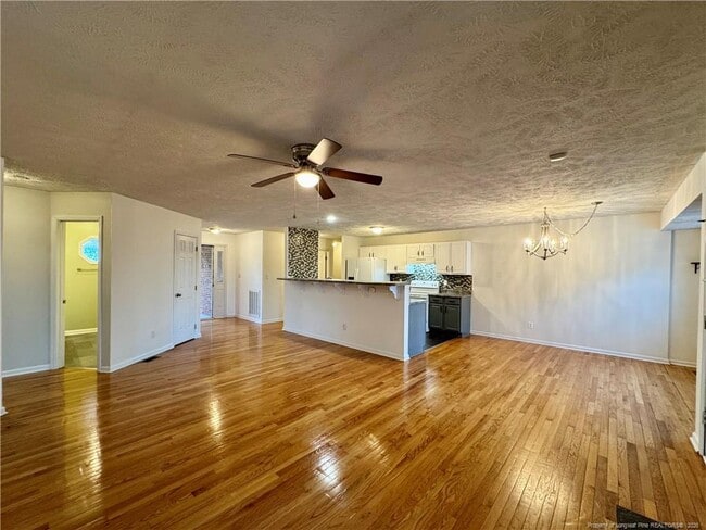 Foto del edificio - 115 Zane Dr