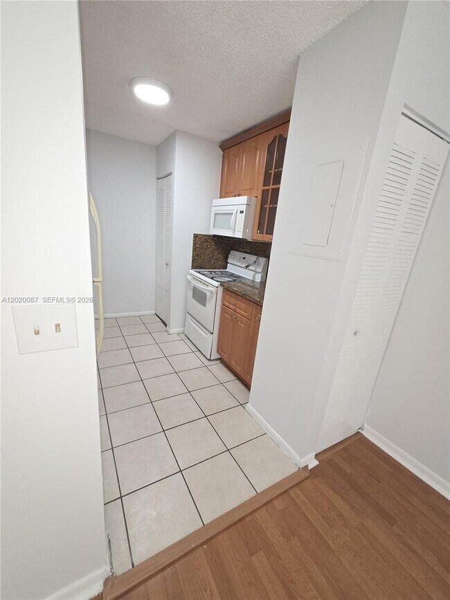 Foto del edificio - 8886 SW 3rd St