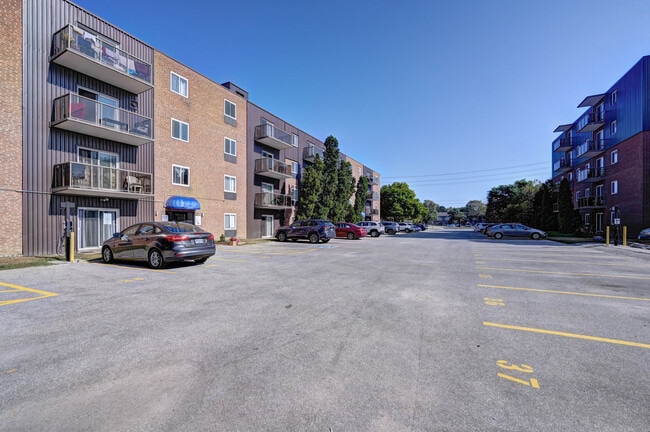 Photo du bâtiment - Dawson Rd Apartments