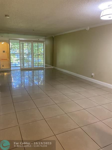 Foto del edificio - 615 S State Rd 7