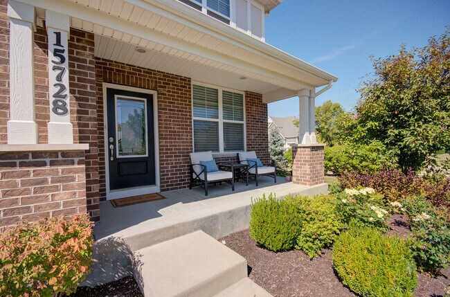 Building Photo - 15728 Brookshore Dr