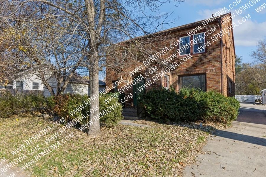 Primary Photo - Charming Brick Duplex Near Hubbell Element...