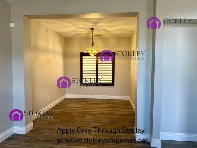 Foto del edificio - 1562 Terry Lynn Ln