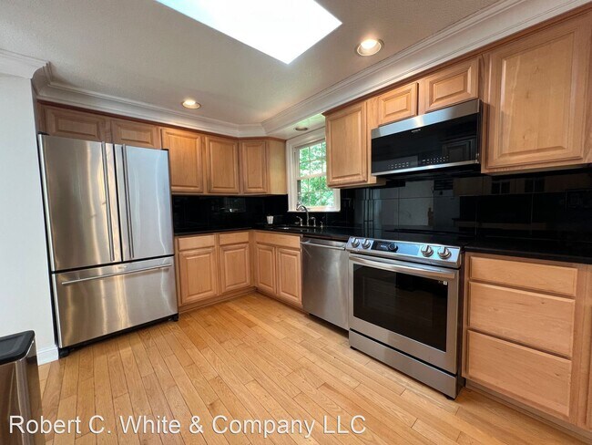 Building Photo - 4 br, 1.5 bath House - 310 Glenwood Dr