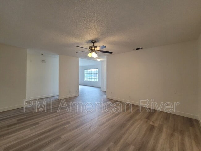 Foto del edificio - 4508 Windcloud Ave