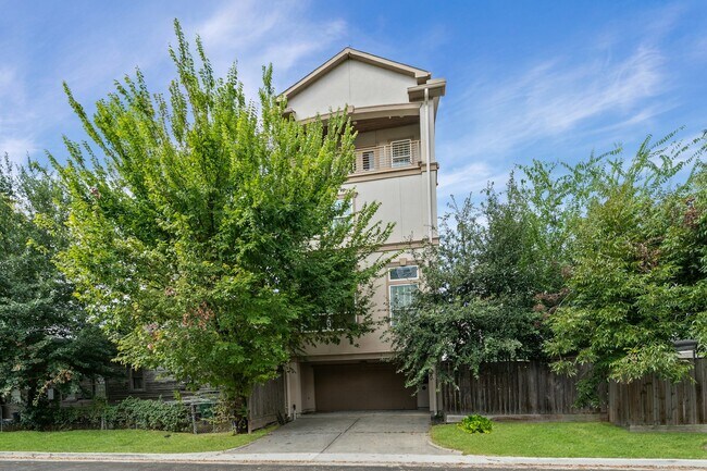 Foto del edificio - 1105 Fowler St