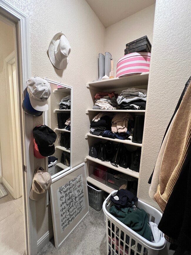 Foto del edificio - 432 Noble Dr