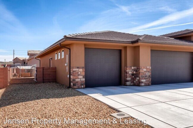 Building Photo - 4 br, 2.5 bath House - 422 North 3450 West
