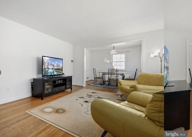 Foto del edificio - 5612 Massachusetts Ave