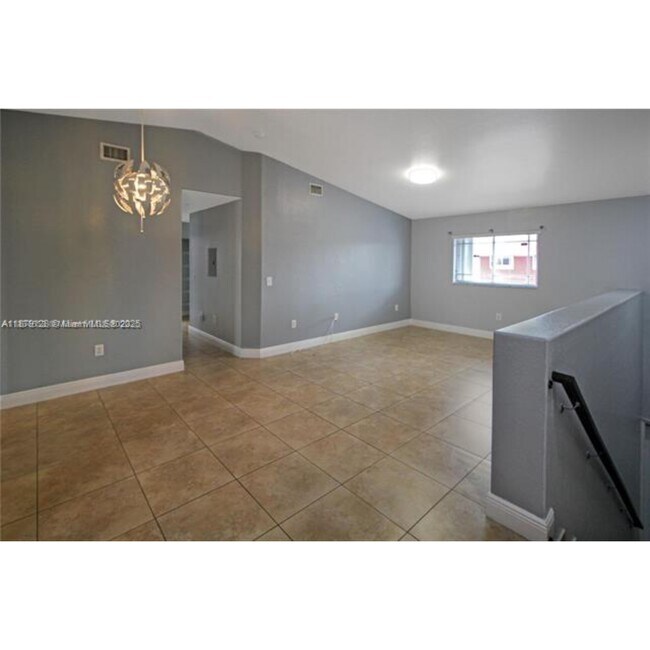 Foto del edificio - 10953 W Okeechobee Rd