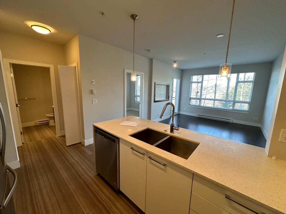 Building Photo - 20211 66 Av