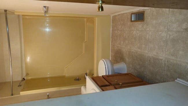 Building Photo - 2210 Valley Creek Run