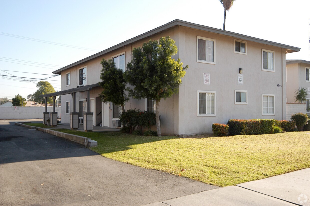 Primary Photo - 4205 Lively St