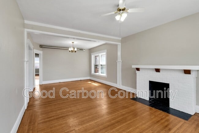 Building Photo - 79 Saranac Ave