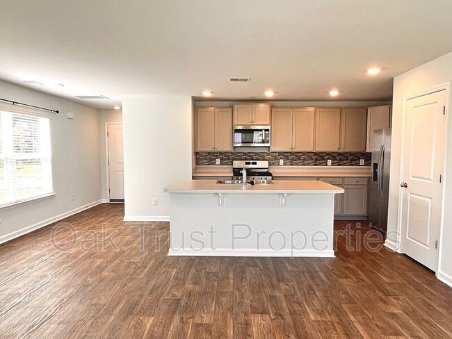 Foto del edificio - 129 Spencer Cir