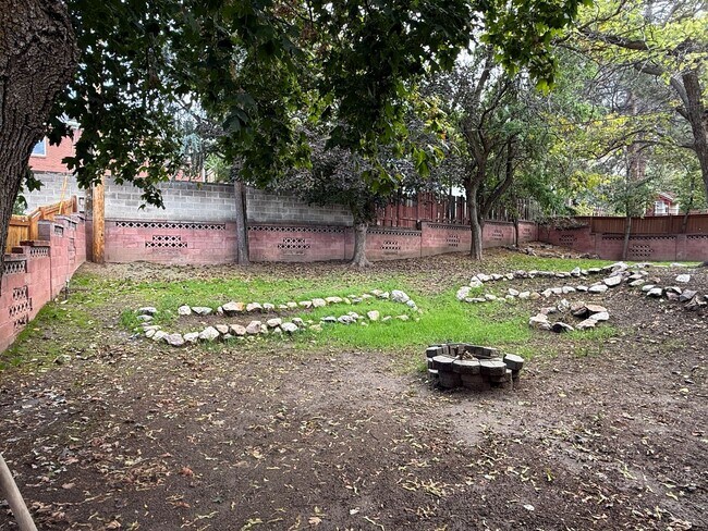 Building Photo - 5 Bedroom Home; Millcreek; 2800 sq ft; Large Fenced Yard