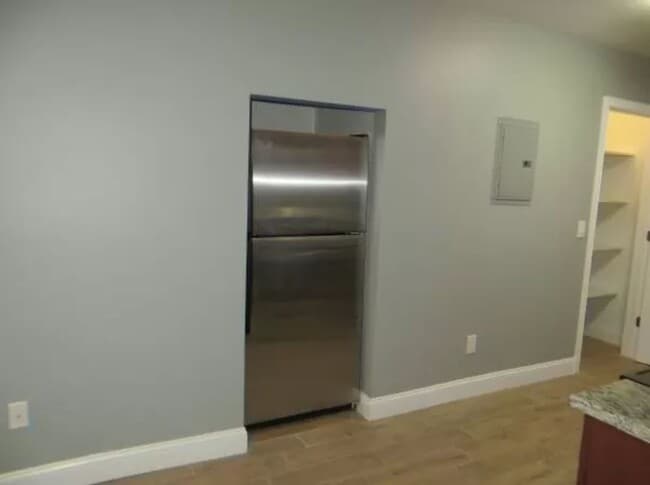 Building Photo - 341 Osborne Ter