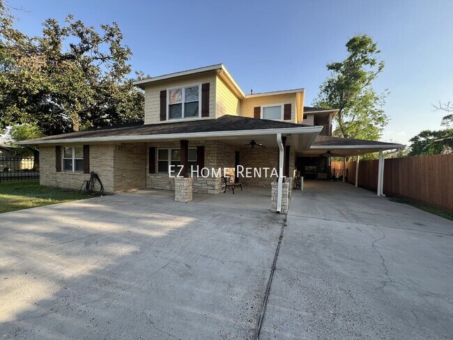 Building Photo - 1014 Roxella St