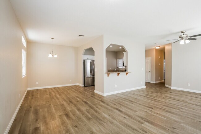 Building Photo - 3309 W Colton Ave