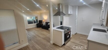 Building Photo - 1030 W MacArthur Blvd