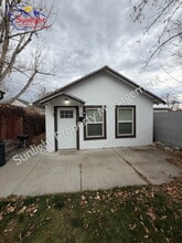 Building Photo - 305 N 5th Ave