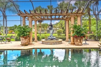 Building Photo - 481 Crestwood Rd