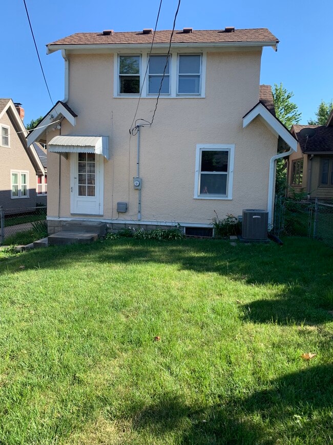 Foto del edificio - 706 E 71st Ter