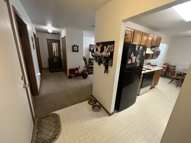 Building Photo - 1407 Roberta Dr
