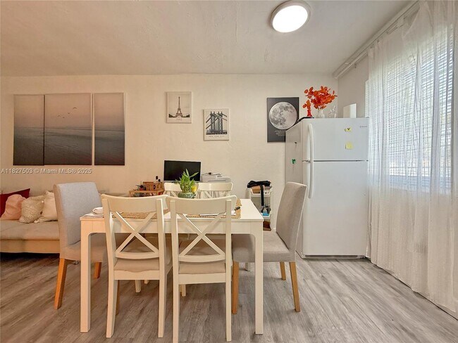 Foto del edificio - 3121 SW 25th Ter