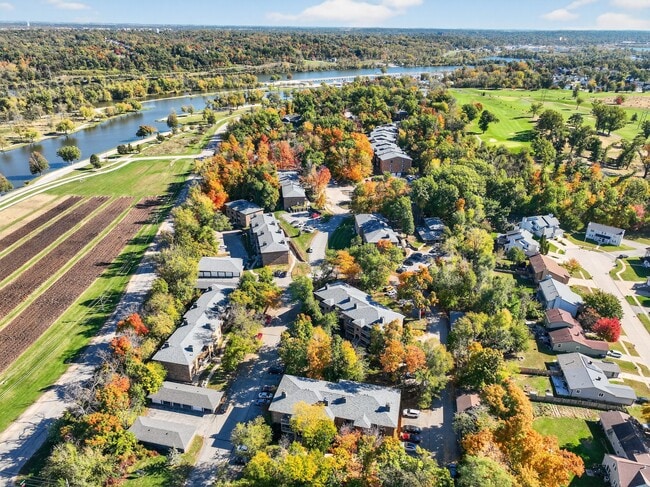 Building Photo - Windsor on the River