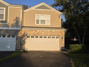 Building Photo - 3959 Blackstone Dr